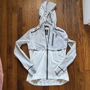ON Cloud Weather Jacket, size small